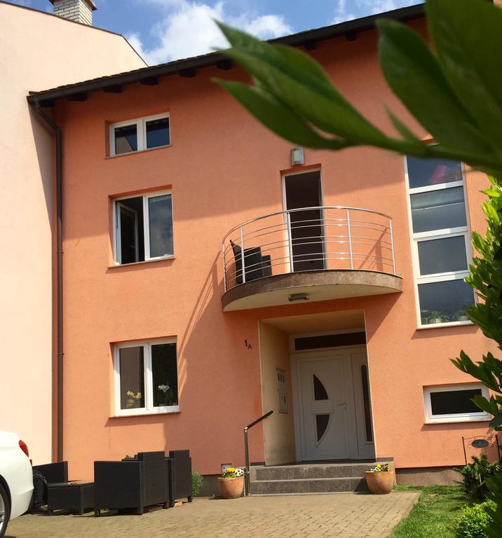 Apartments Corina Zagreb Exterior foto